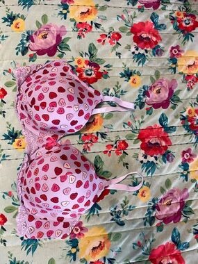 Pink Heart-Print Lace Trim Push-Up Bra adore me 42DD used